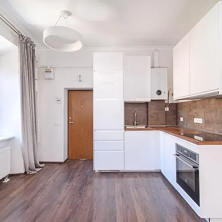 Welcoming Studio In Historic With Free Parking By Urban Rent Apartment *