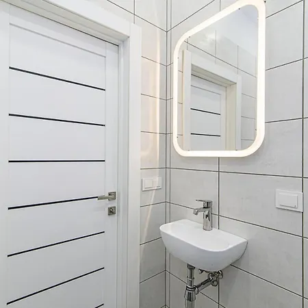 Welcoming Studio In Historic With Free Parking By Urban Rent Apartment Vilnius
